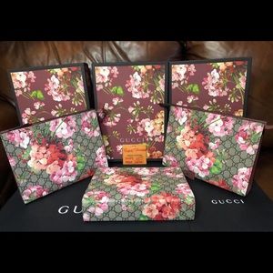 GG PINK BLLOMS TOILETRY POUCH BNIB